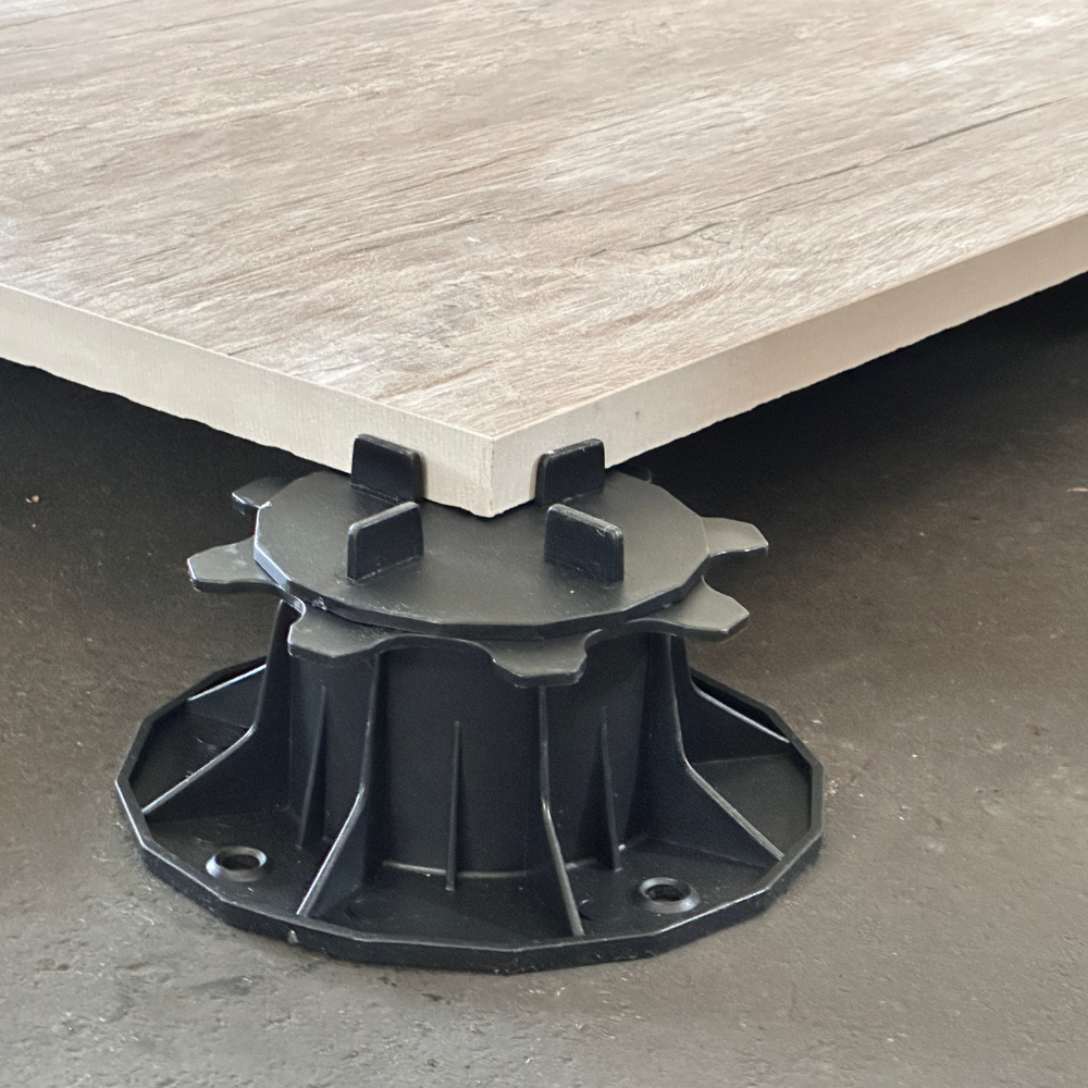 Einsatz von Plattenlager mit einer 20mm Terassenfliese